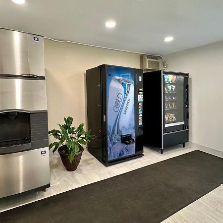 Royal Inn And Suites Charlotte Airport Екстер'єр фото