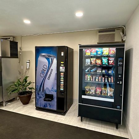 Royal Inn And Suites Charlotte Airport Екстер'єр фото