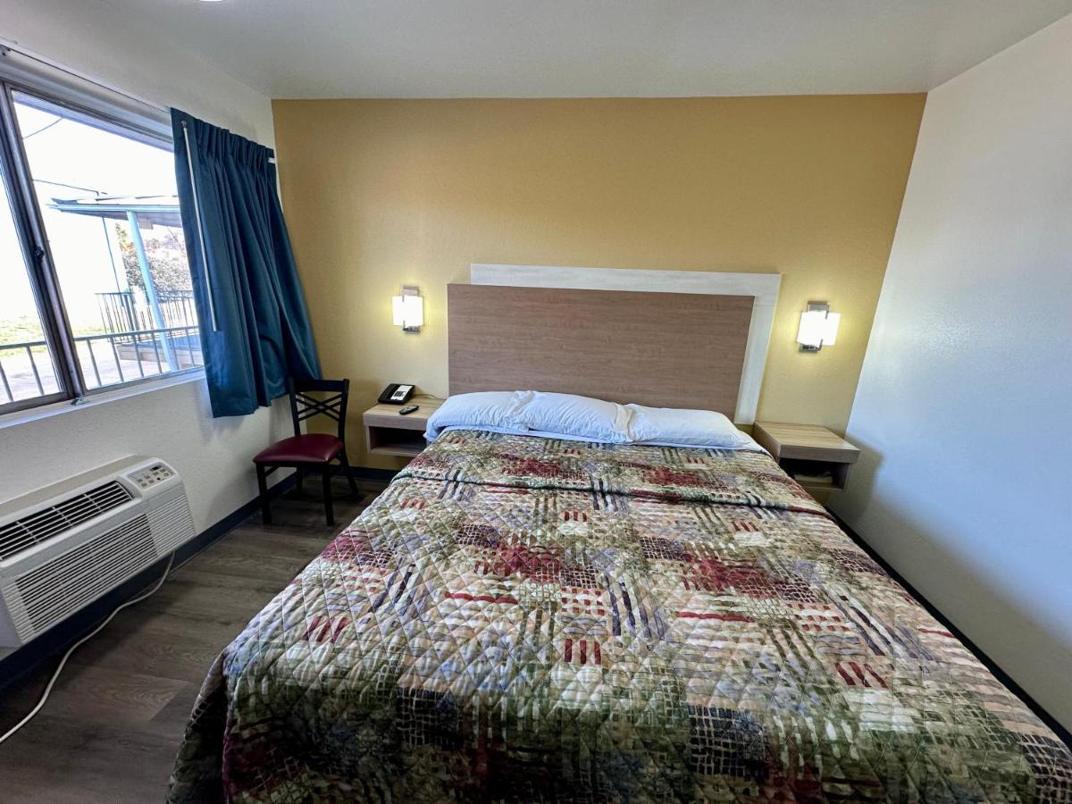 Royal Inn And Suites Charlotte Airport Екстер'єр фото