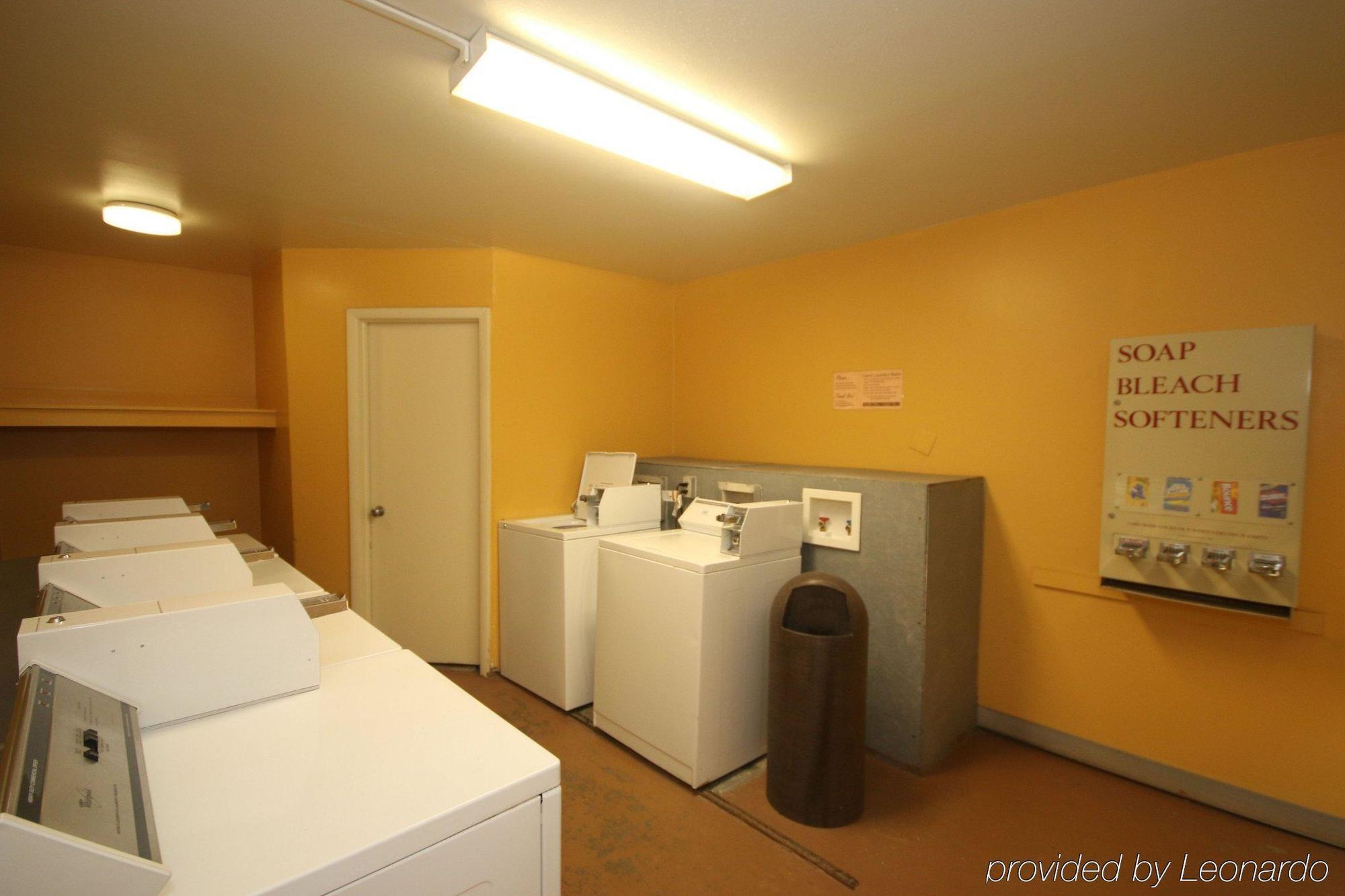 Royal Inn And Suites Charlotte Airport Екстер'єр фото
