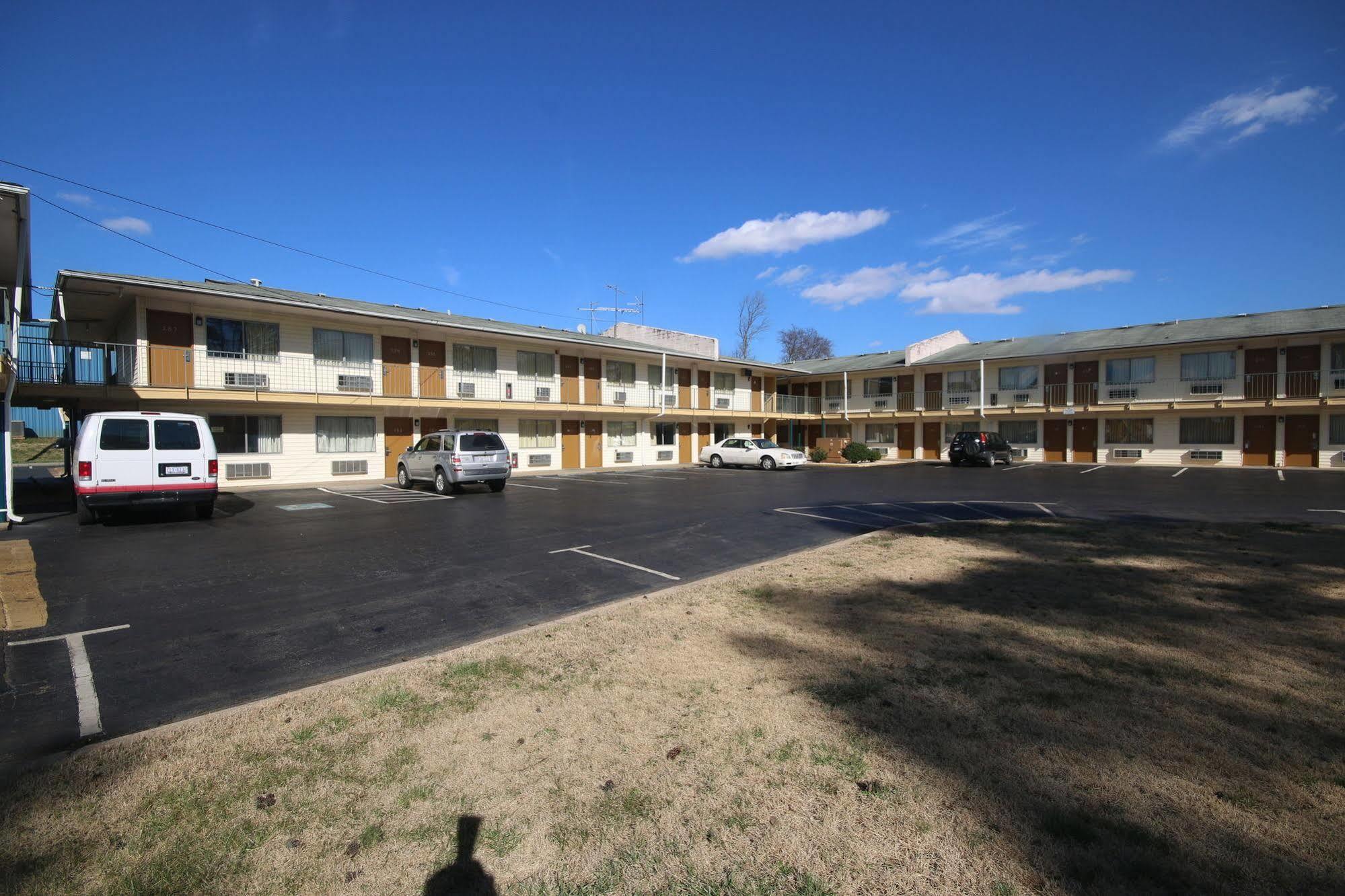 Royal Inn And Suites Charlotte Airport Екстер'єр фото