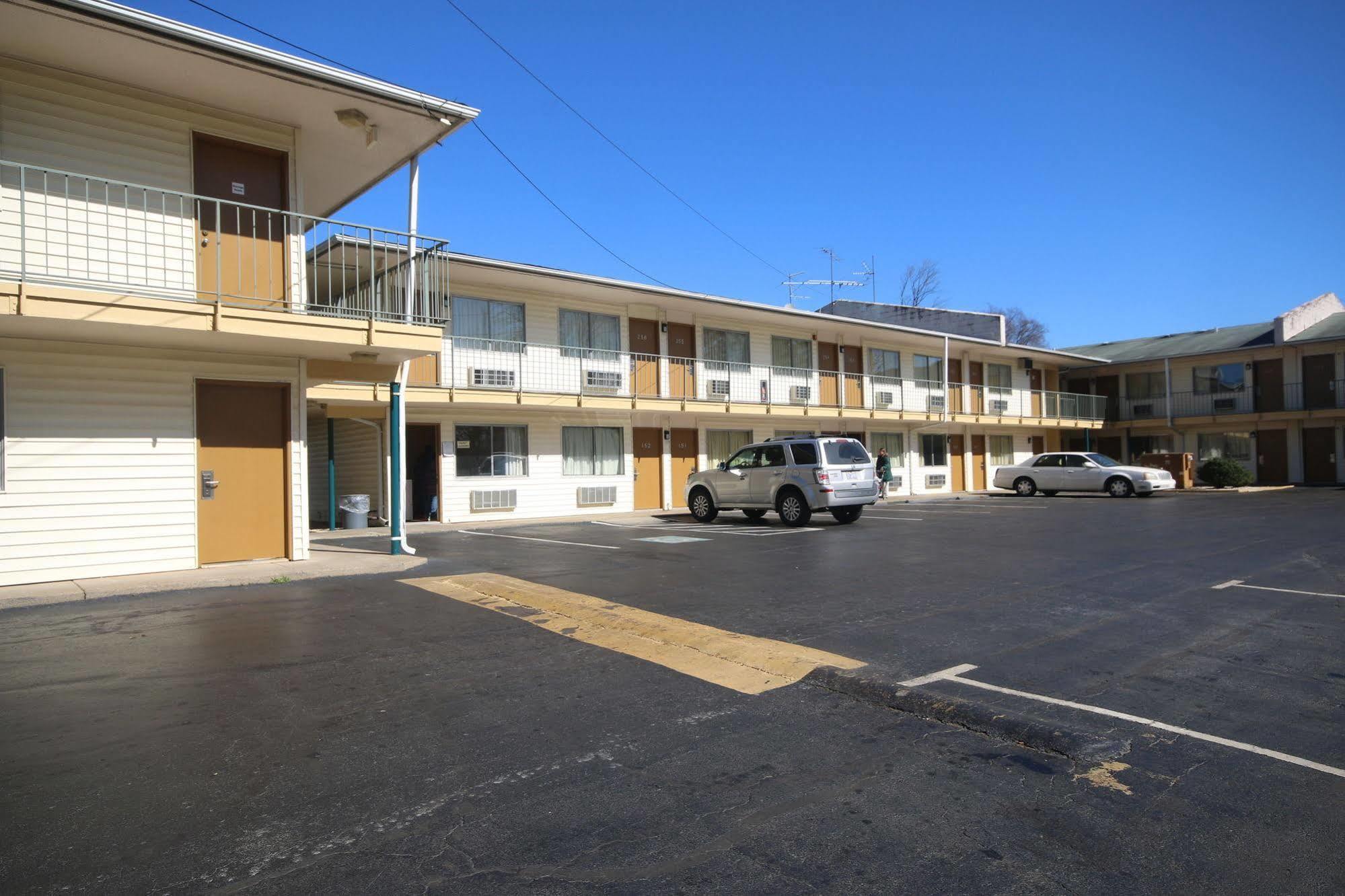 Royal Inn And Suites Charlotte Airport Екстер'єр фото