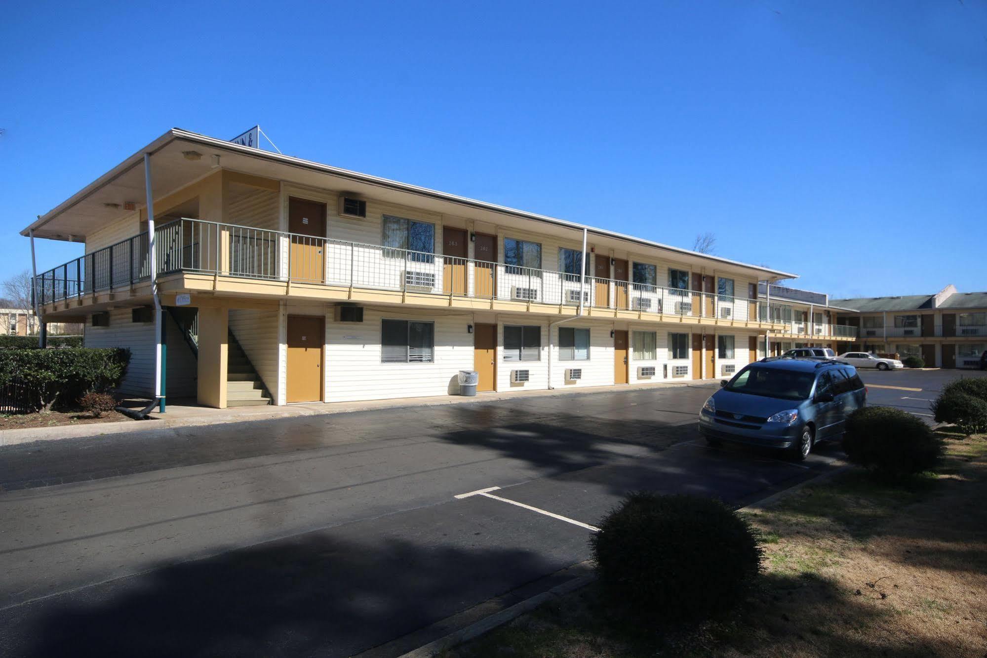 Royal Inn And Suites Charlotte Airport Екстер'єр фото