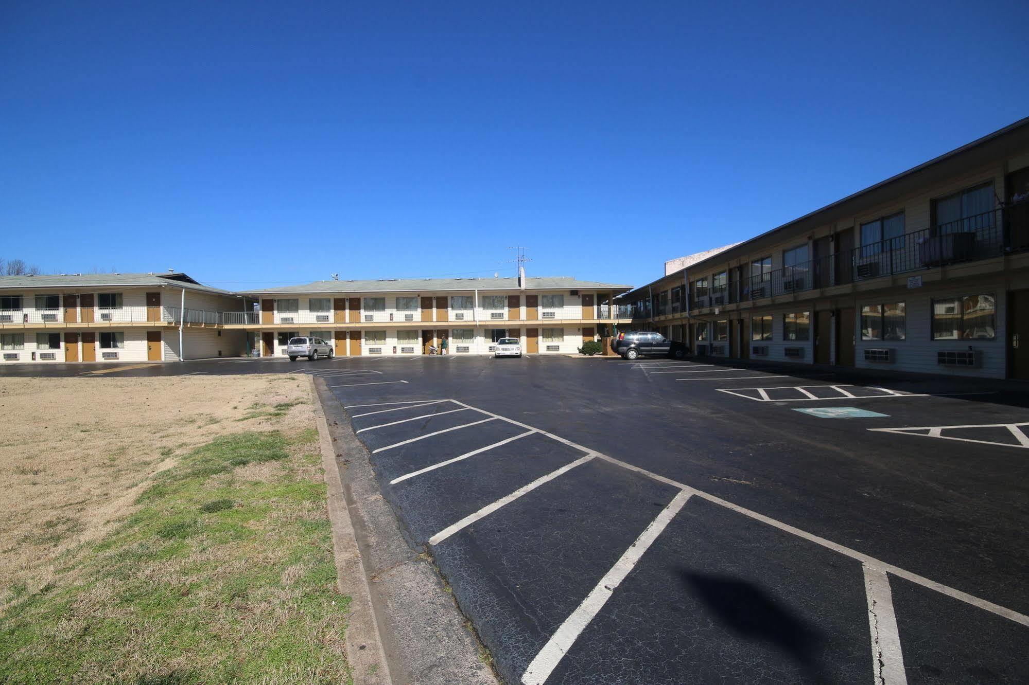 Royal Inn And Suites Charlotte Airport Екстер'єр фото