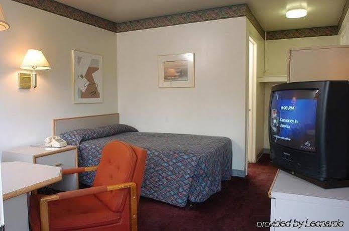 Royal Inn And Suites Charlotte Airport Екстер'єр фото