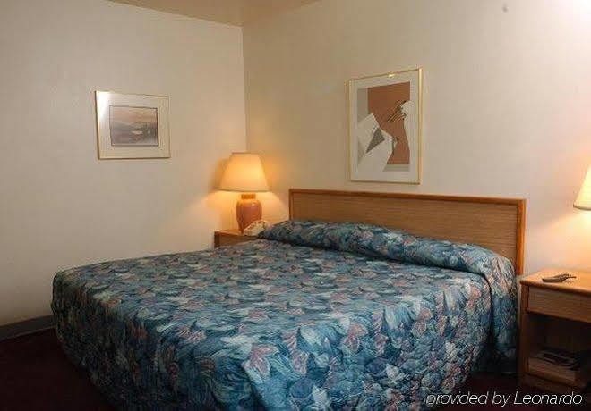 Royal Inn And Suites Charlotte Airport Екстер'єр фото